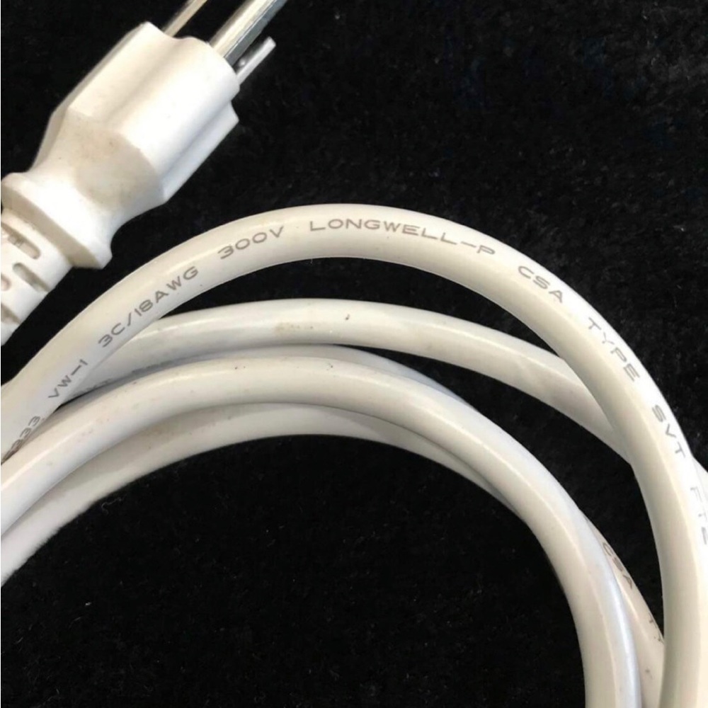 Longwell E55333 VW-1 3C/18AWG 300V TYPE SVT Computer Desktop Monitor Power Cord - Picture 11 of 13